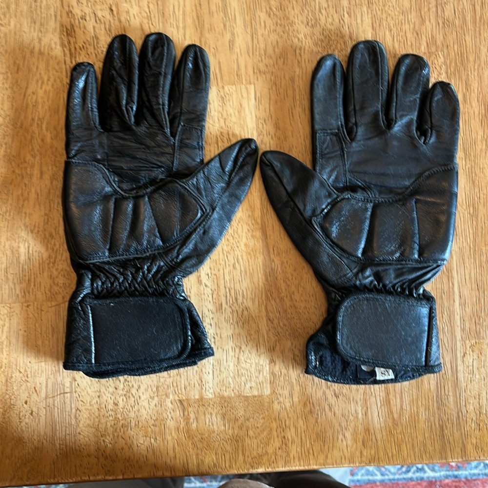Black Men's Gloves - Picture 2 of 10